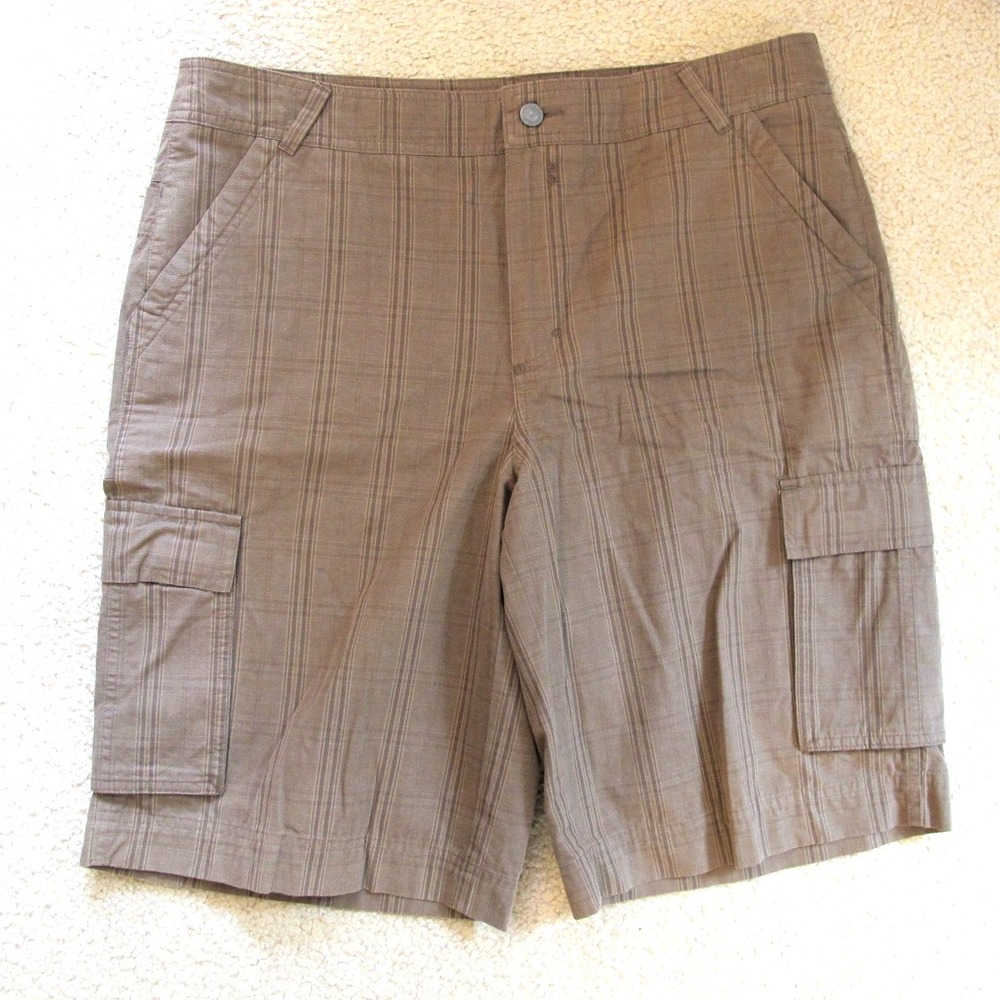 Patagonia Organic‎ Cotton Khaki Plaid Flat Front Cargo Shorts Men's Size 36 x 11
